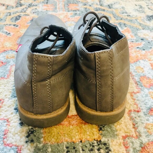 LEVIS Gray Mid High Ankle Chukka Boots Faux/Vegan Leather Lace Up Shoes M's 8.5 - Picture 5 of 10